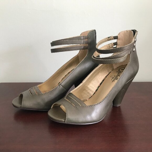 Seychelles | "Fresh Start" Peep-Toe Pumps - Picture 3 of 11